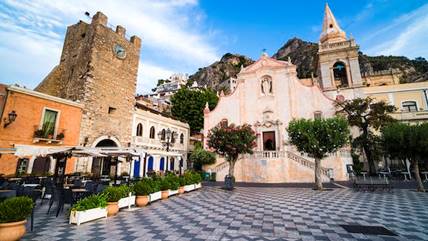 Church of St. Joseph at Piazza IX Aprile on Corso Umberto, the main street in Taormina, Sicily, Italy, Europe