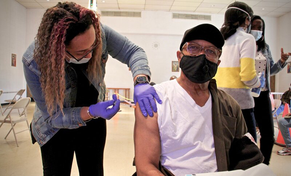 chích vaccine
